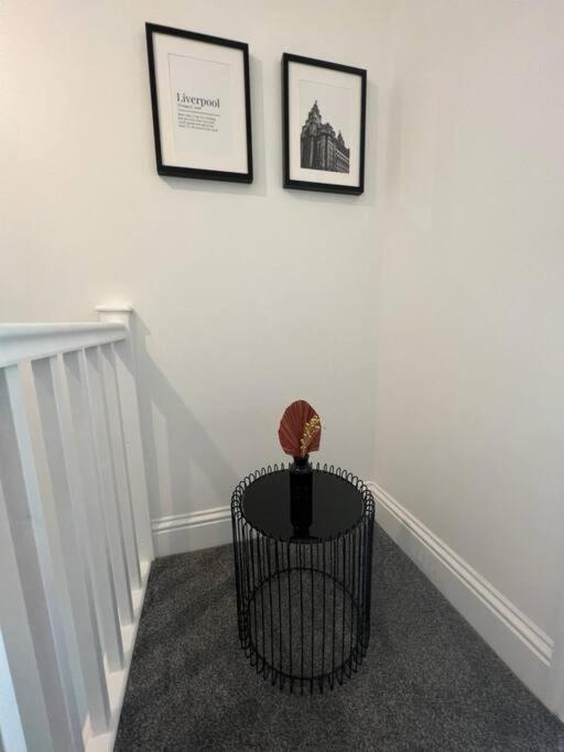 Beautiful Anfield Family Home リヴァプール エクステリア 写真