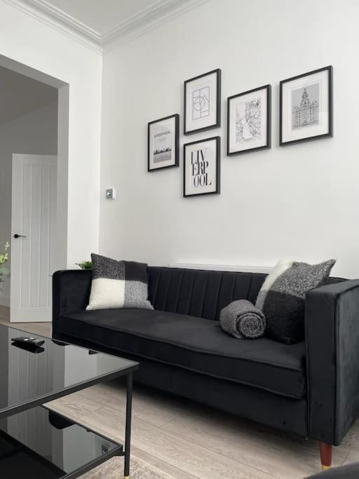 Beautiful Anfield Family Home リヴァプール エクステリア 写真